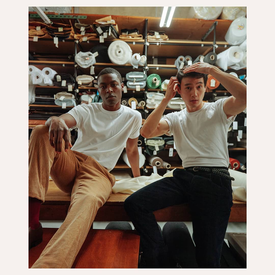 Cool tailoring | T-shirt blanc + bonne coupe de pantalon
Lien dans la bio pour recevoir la prochaine newsletter !
📸 @antoinecoucoureux
DA @monumentagencyparis @charliecaumon
📍@lafayettesaltieldrapiers
🧍♂️ @chiconosabeporque @athithane_ph